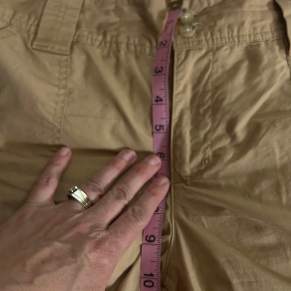 EUC Lauren Ralph Lauren size 6 Tan Cropped Pants. Love the pockets and buttons. - Picture 9 of 11